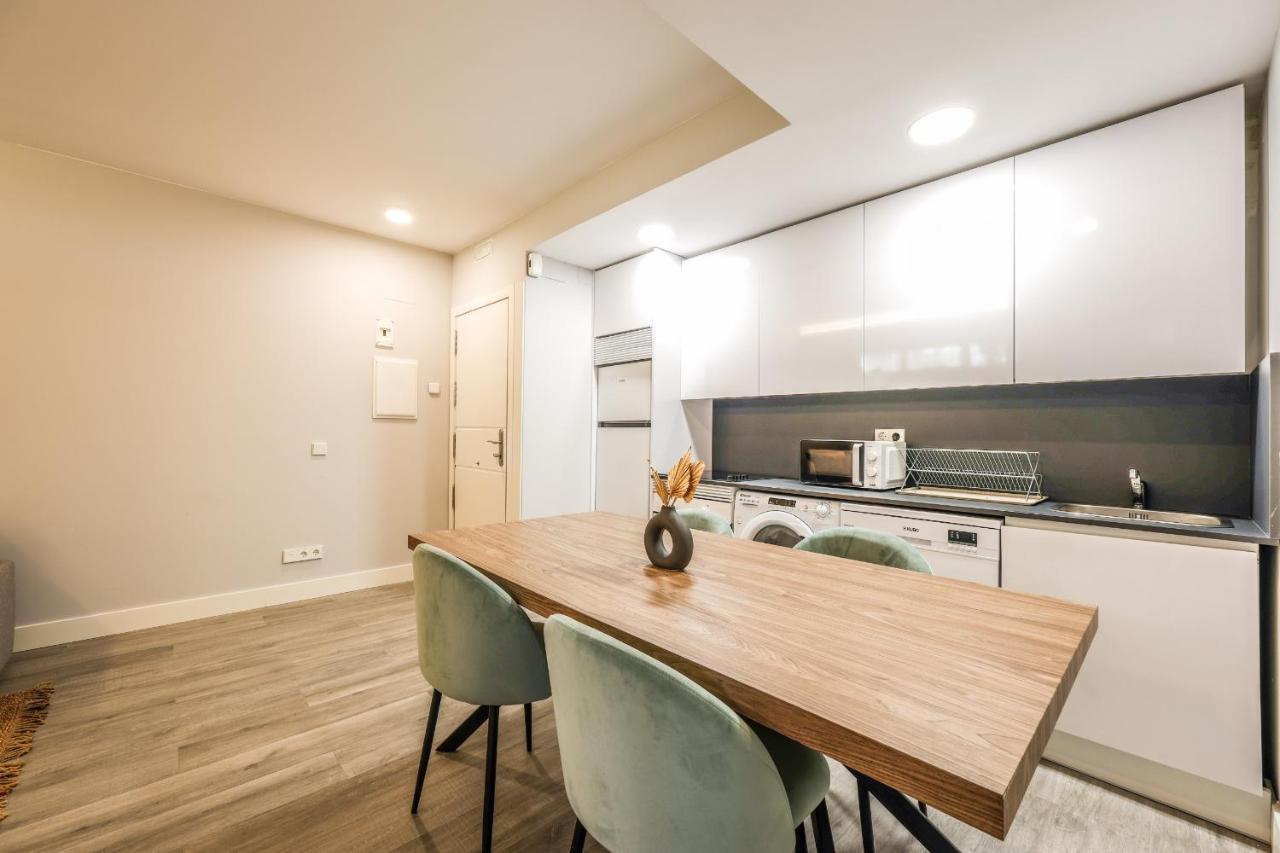 Apartamentos Reformados En Arturo Soria Madrid Exterior foto