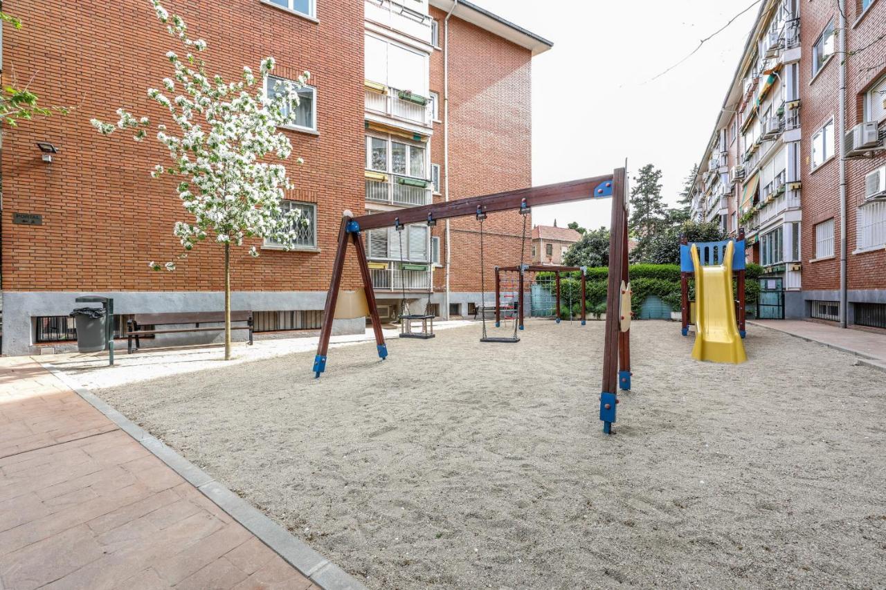 Apartamentos Reformados En Arturo Soria Madrid Exterior foto