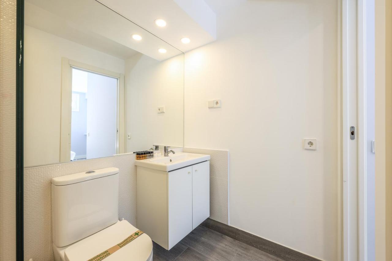 Apartamentos Reformados En Arturo Soria Madrid Exterior foto