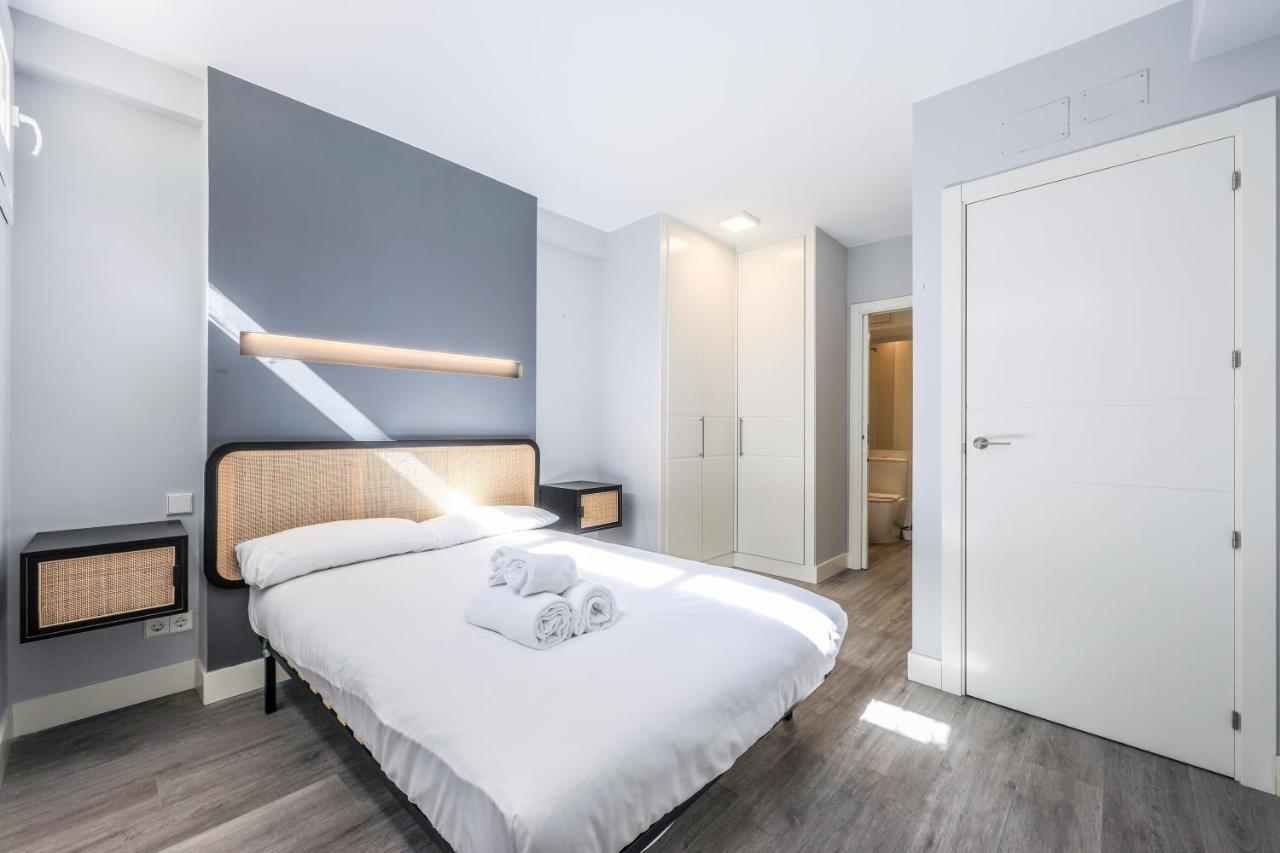 Apartamentos Reformados En Arturo Soria Madrid Exterior foto