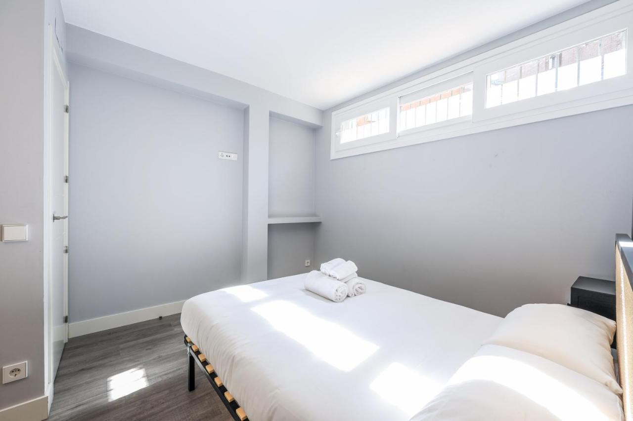 Apartamentos Reformados En Arturo Soria Madrid Exterior foto