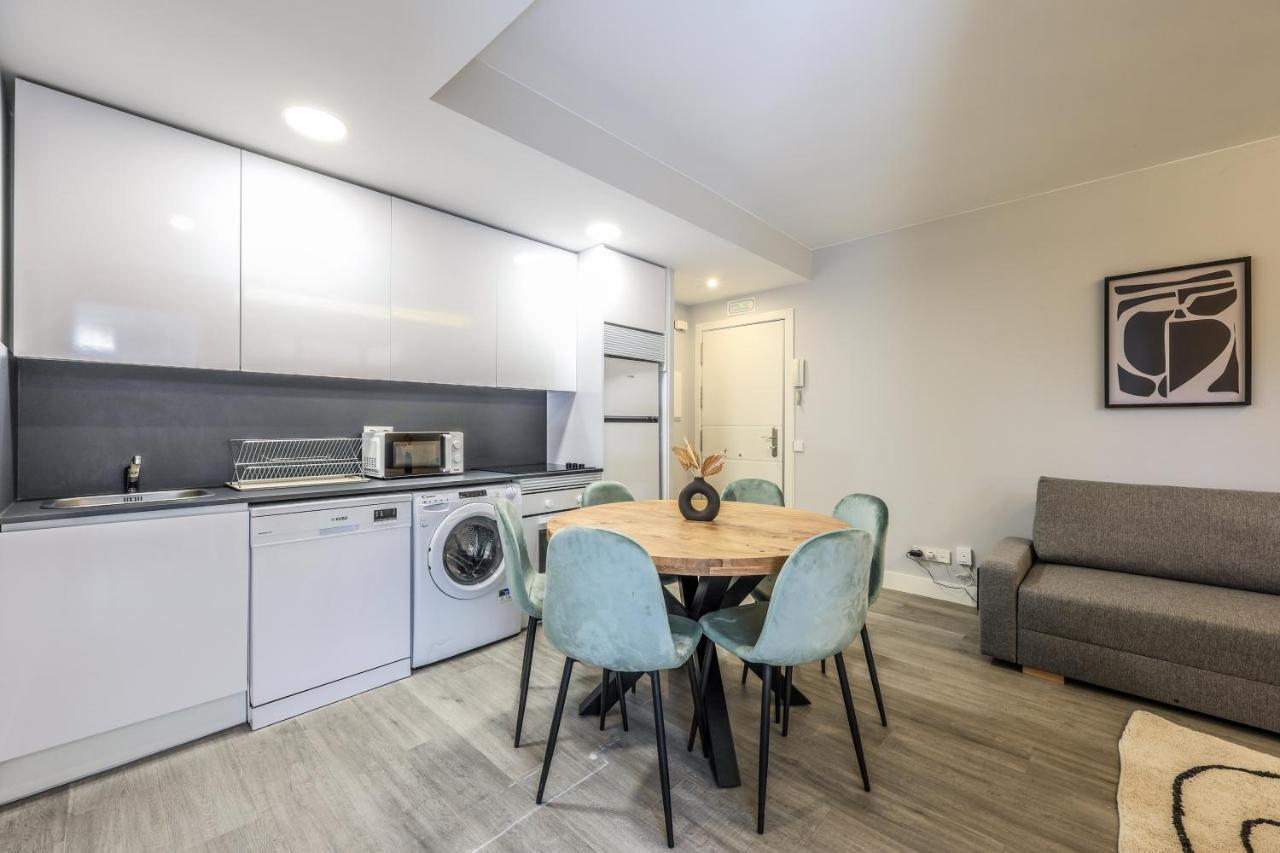 Apartamentos Reformados En Arturo Soria Madrid Exterior foto
