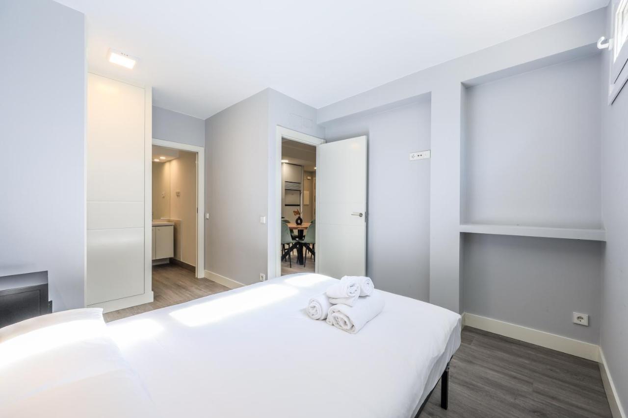 Apartamentos Reformados En Arturo Soria Madrid Exterior foto